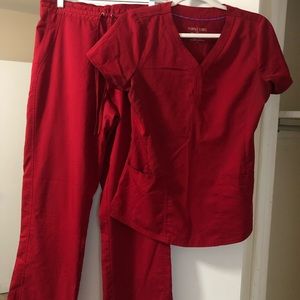 *scrub set* Purple label healing hands. bottoms loose flared M,, top fitted S